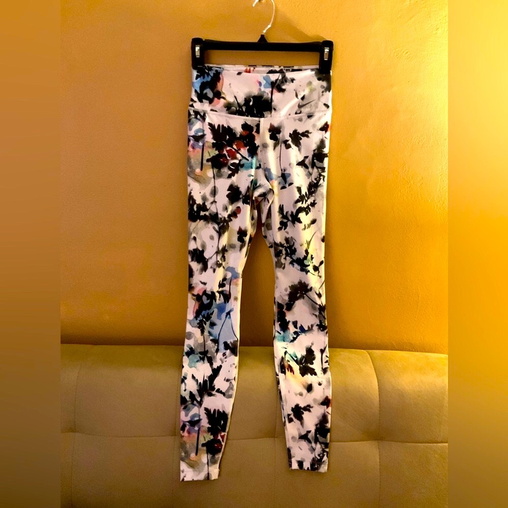 Nike Floral Dri Fit Tights/Leggings XS